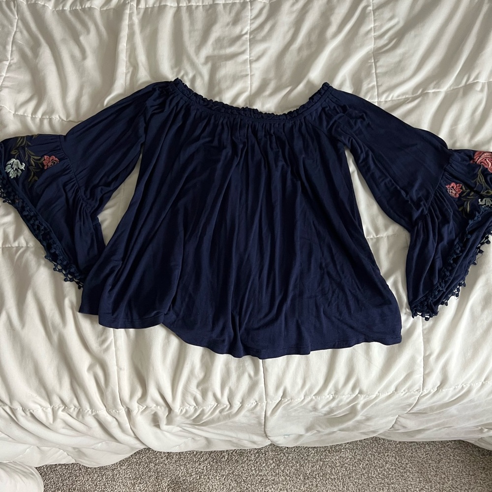 BLOUSE (size: women’s small)